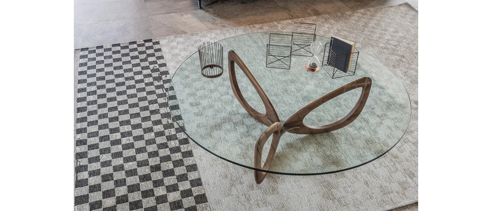 Tavolino in vetro con base in legno Helix di Cattelan Italia