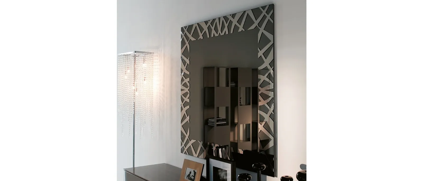 Specchio Kenia con cornice in acciaio inox di Cattelan Italia