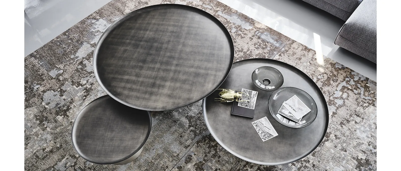 Tavolino in metallo verniciato goffrato Amerigo di Cattelan Italia