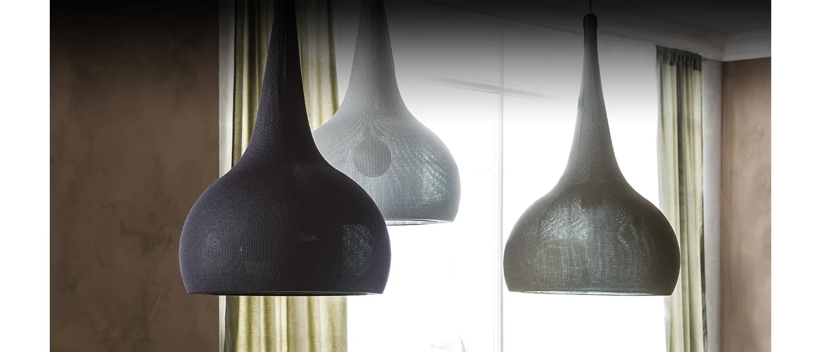 Lampada a sospensione con rivestimento in maglia Byblos di Cattelan Italia