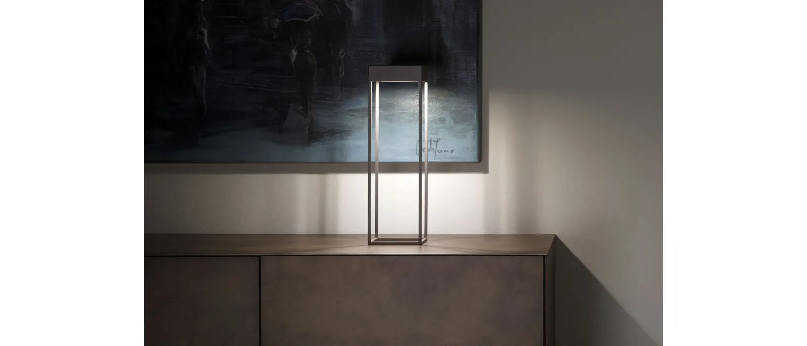 Lampada LED ricaricabile da tavolo Chia in metallo di Ronda Design