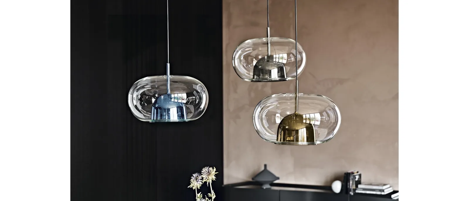 Lampada a sospensione con paralume in vetro borosilicato trasparente e calotta interna in vetro borosilicato verniciato Coimbra di Cattelan Italia