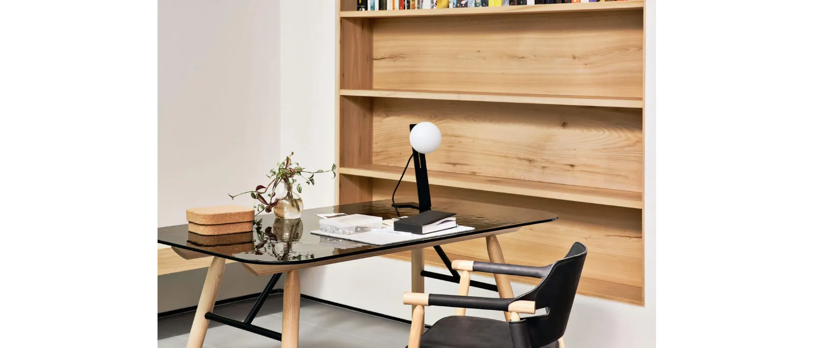 Lampada in metallo nero con 1 luce Suspense Tavolo di Midj