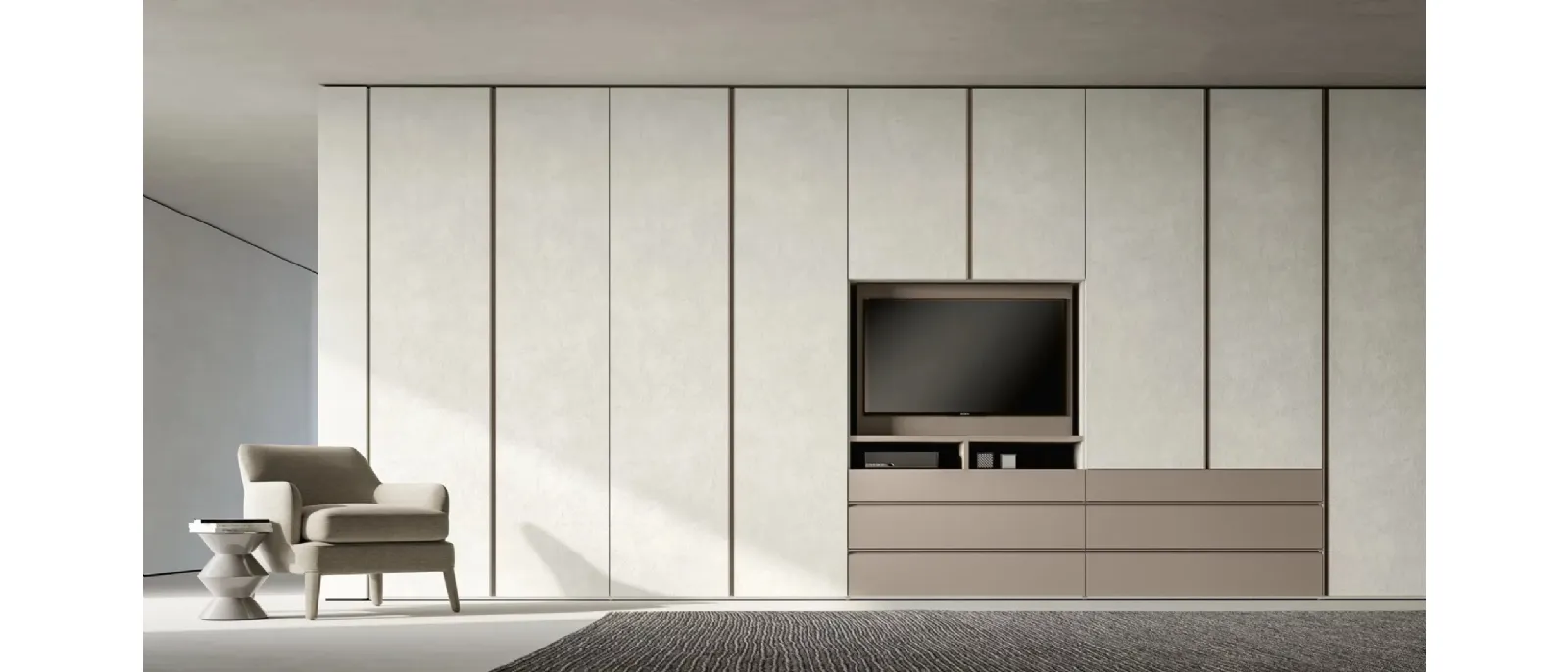 Armadio Atelier ad anta battente Return in melaminico finitura Calce e laccato finitura Fango con TV di Adok