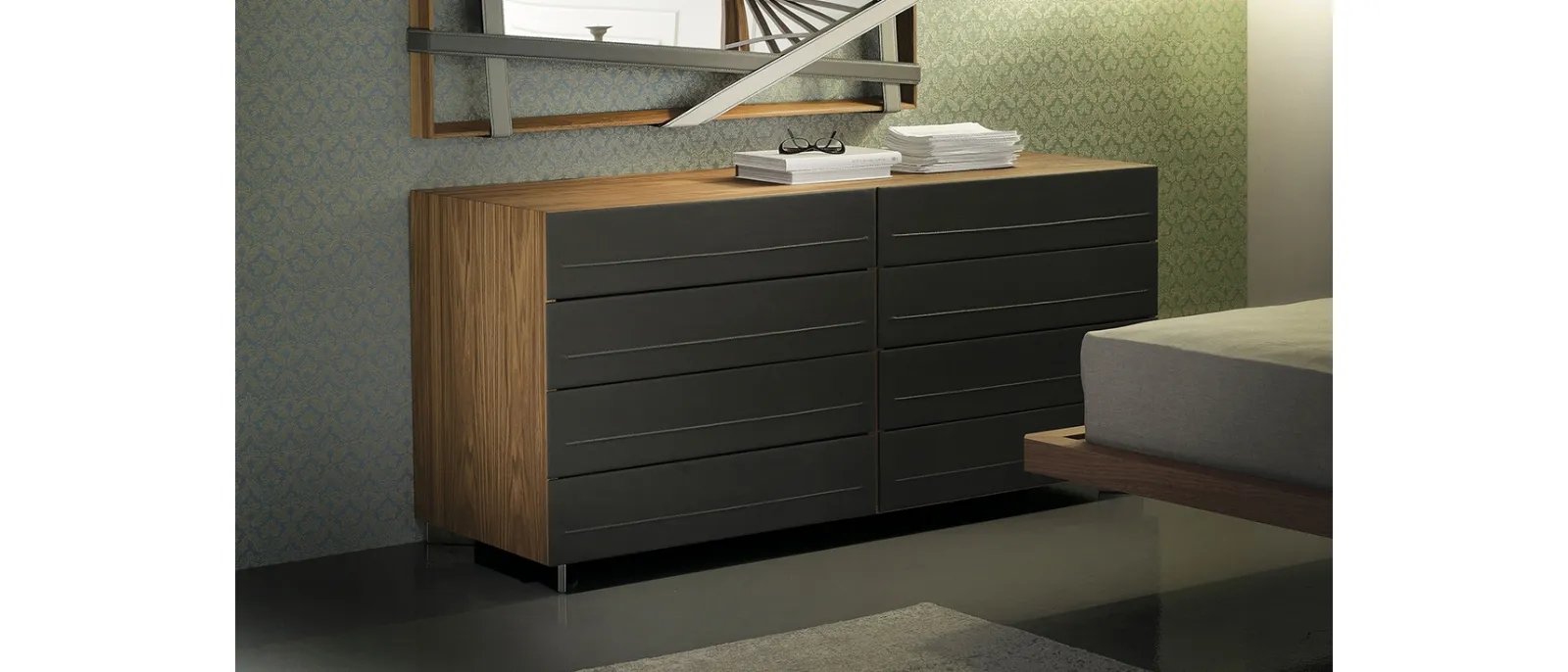Comò Dyno in legno rivestito in pelle di Cattelan Italia
