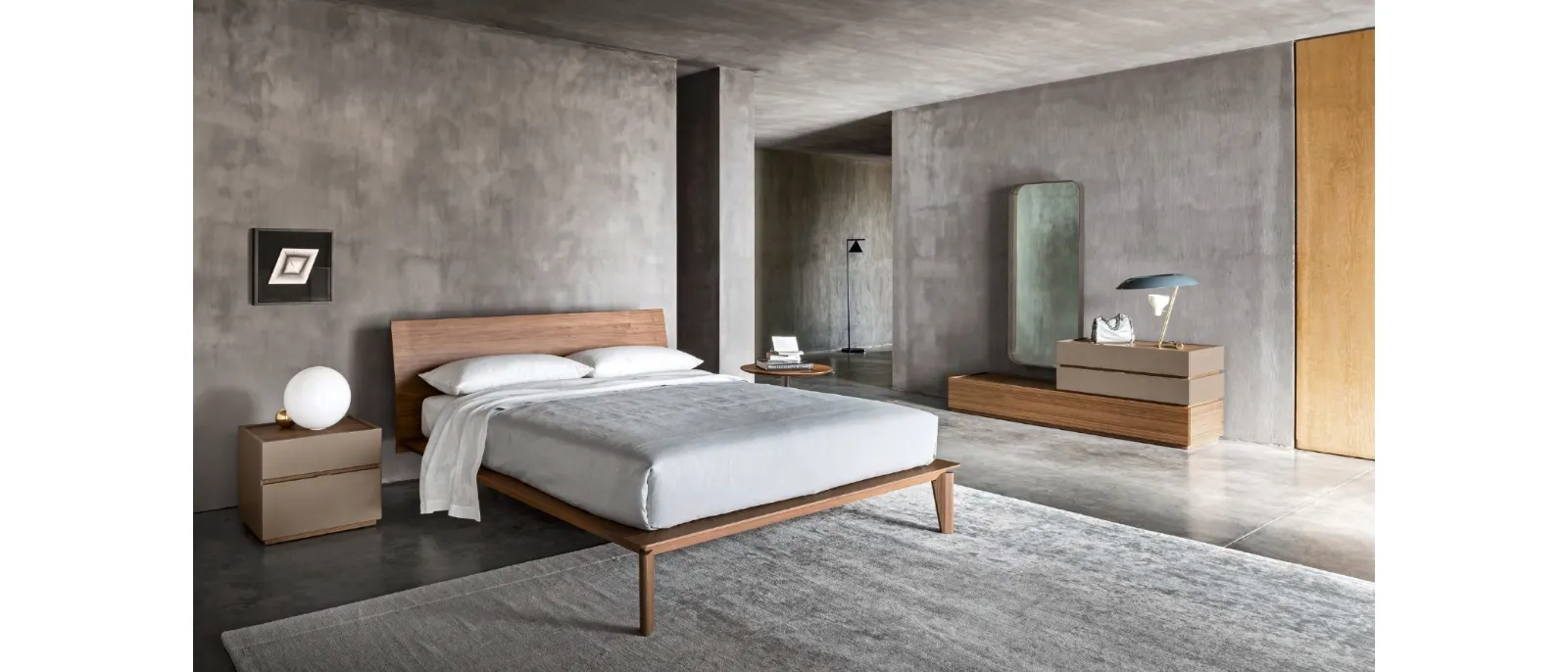 Letto in legno con testiera Folio di Sangiacomo