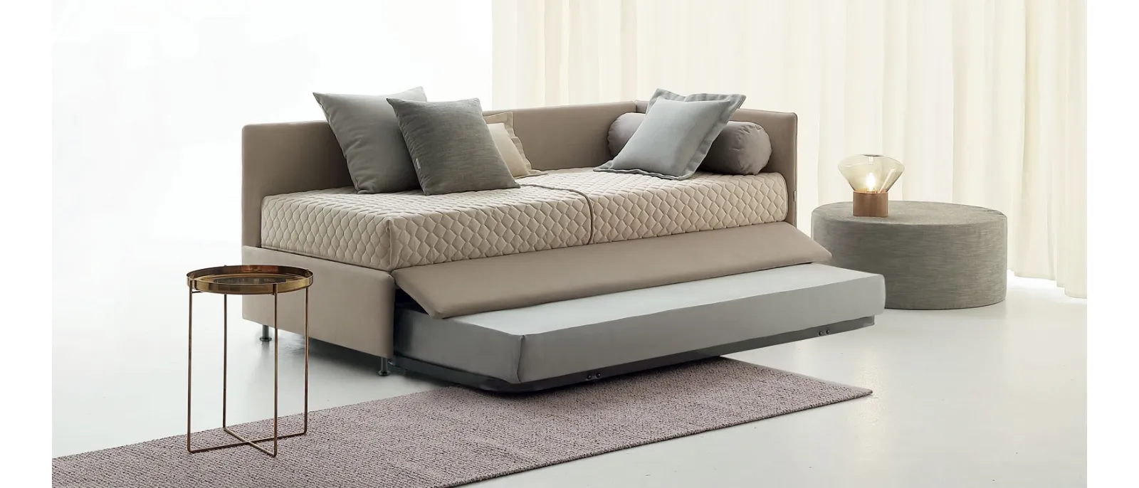 Daybed singolo in tessuto con letto estraibile Golf 417 di Oggioni