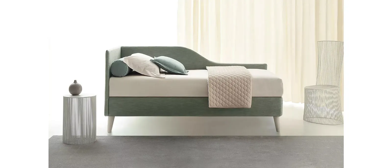 Daybed singolo con contenitore Golf 131 di Oggioni