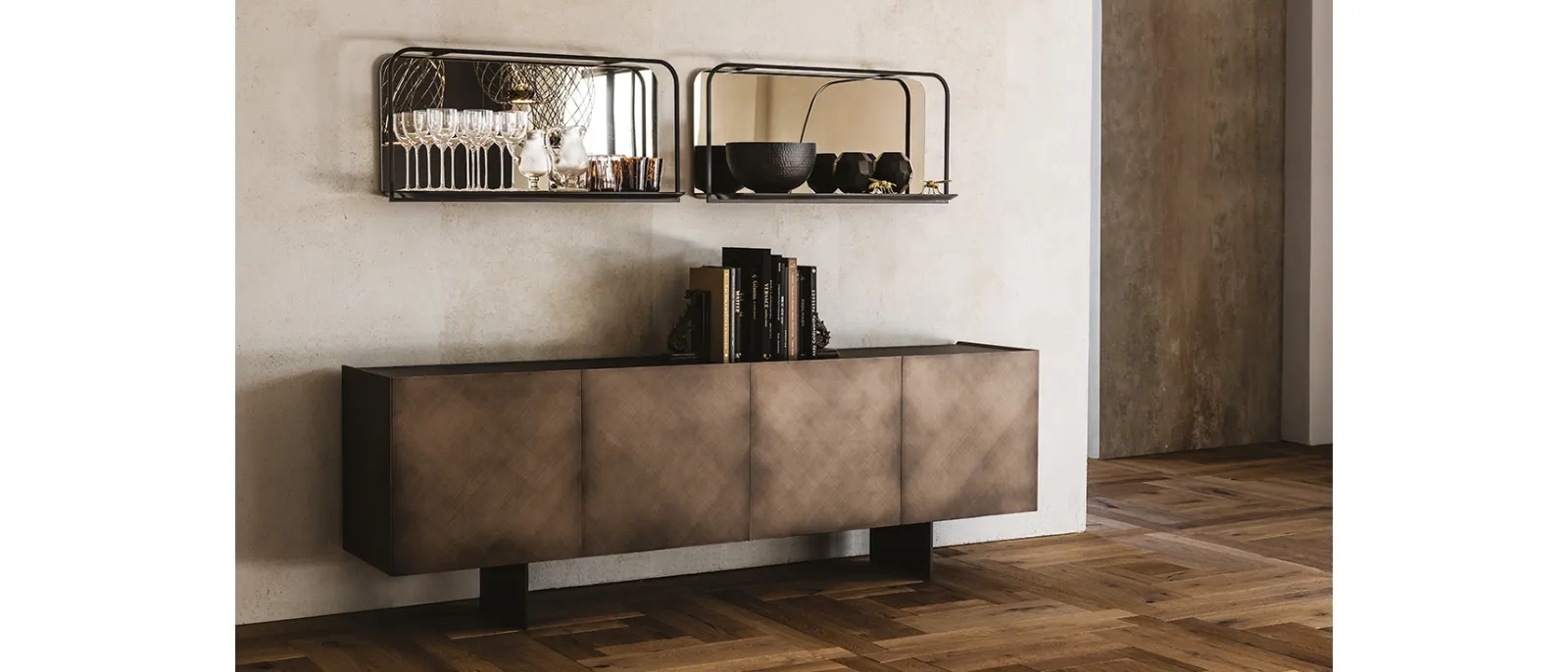 Madia Arizona in legno Brushed Bronze con top in cristallo extrachiaro verniciato moka acidato di Cattelan Italia