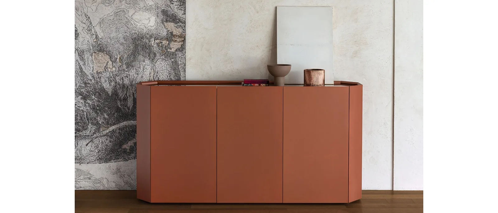 Madia Alta in legno laccato Chelsea di Cattelan Italia