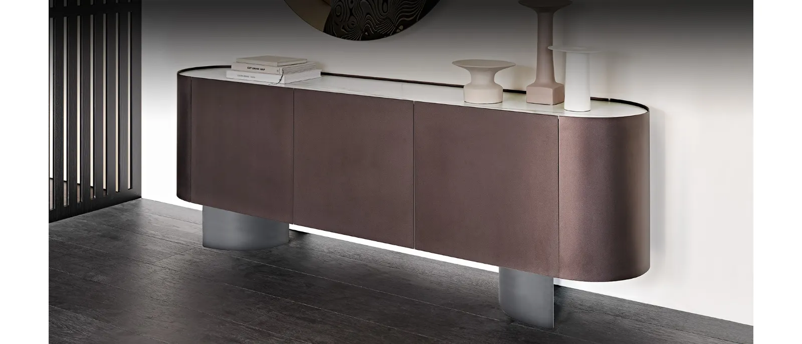 Madia in legno rivestita in metallo verniciato goffrato bronzo Savoy di Cattelan Italia