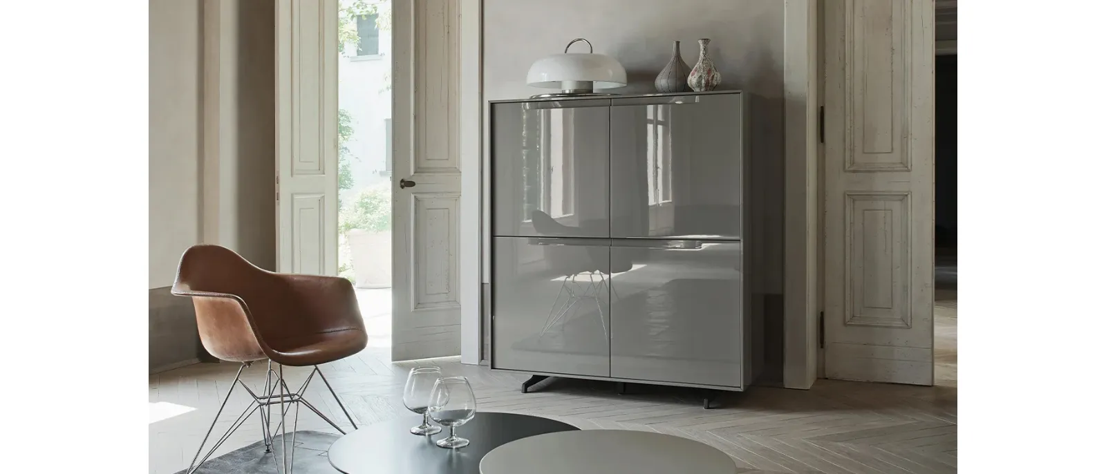 Madia Vela 03 in laccato lucido Ardesia di Sangiacomo