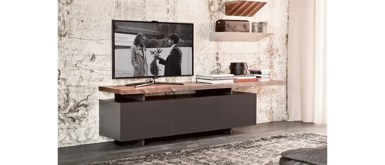 Mobile Porta Tv Seneca in laccato con top in legno di Cattelan Italia