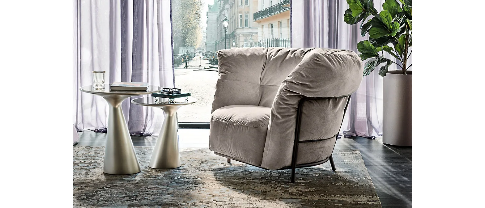 Poltroncina in tessuto Margaret di Cattelan Italia