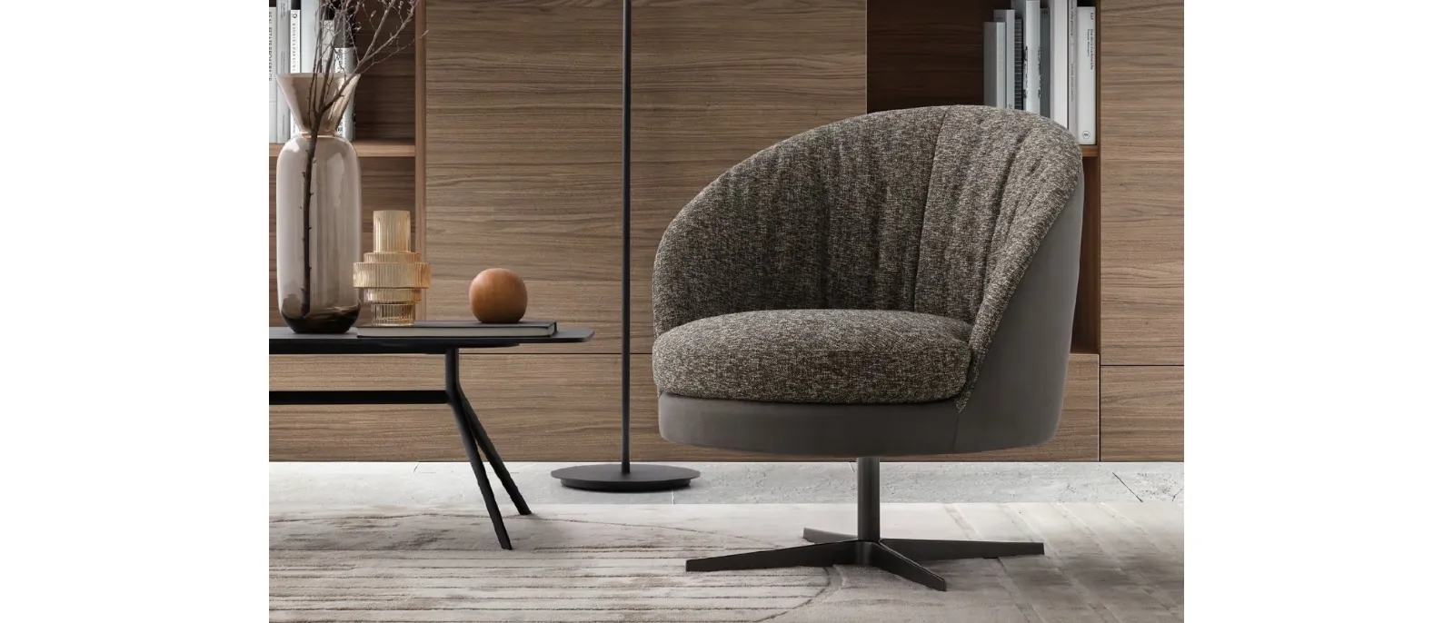 Poltroncina Oyster in tessuto imbottito di Le Comfort