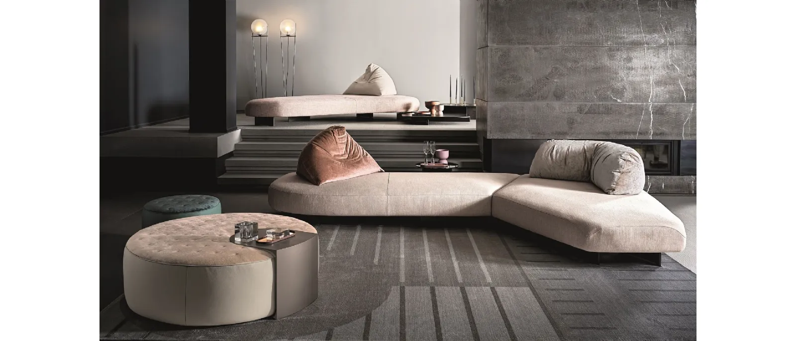 Divano originale freestanding con una base in tessuto Papilo di Ditre Italia