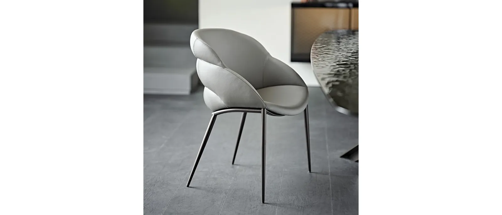 Sedia imbottita rivestita in ecopelle Camilla di Cattelan Italia