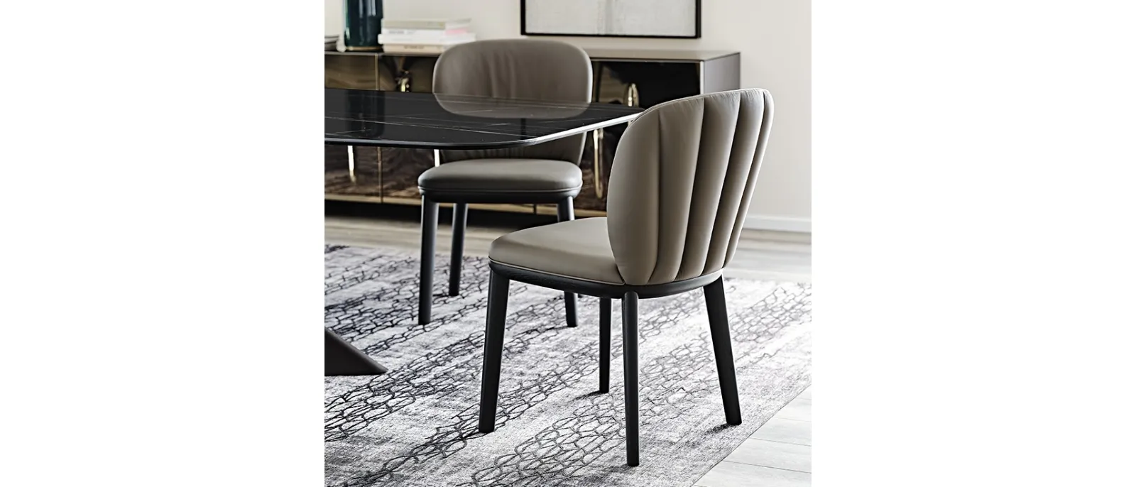 Sedia in legno con rivestimento in pelle Chrishell di Cattelan Italia