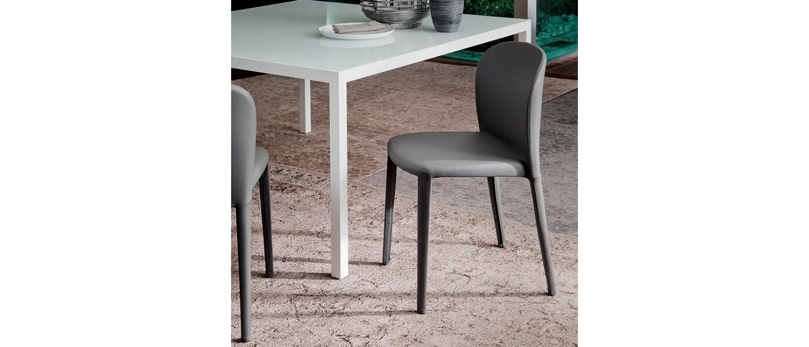 Sedia in acciaio rivestita in pelle Daisy di Cattelan Italia