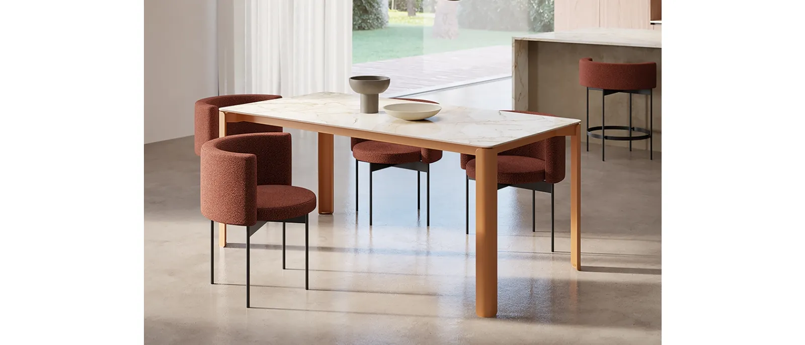 Sedia Ghanta in tessuto con gambe in metallo di Ronda Design