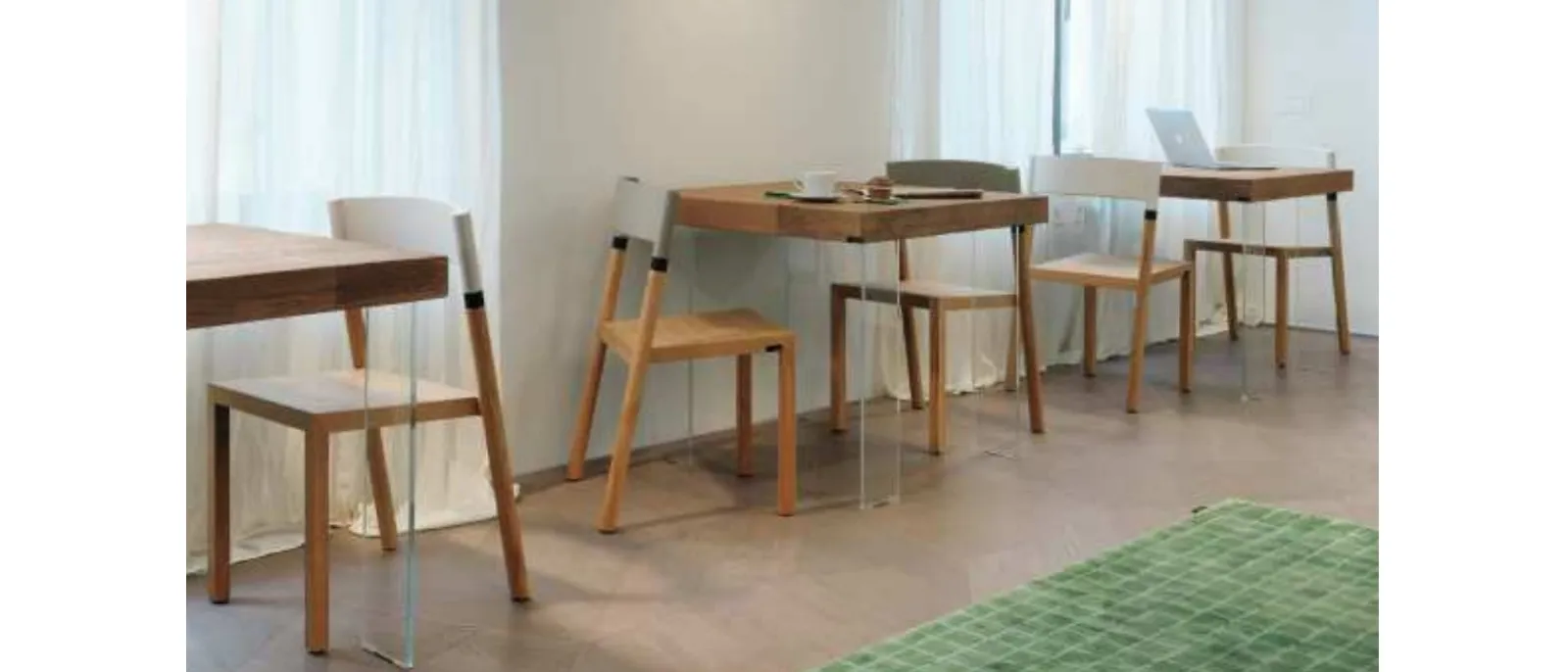 Sedia impilabile Joynt in legno di Rovere di Lago