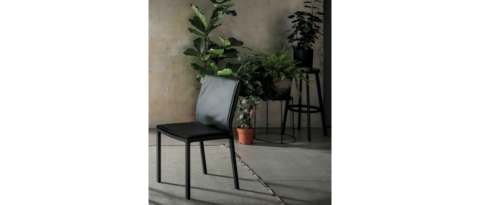 Sedia rivestita in pelle Molly di Altacom