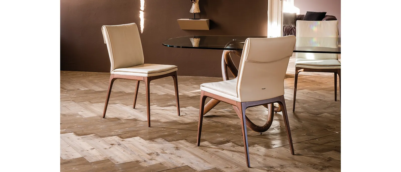 Sedia in pelle con gambe in legno Sofia di Cattelan Italia