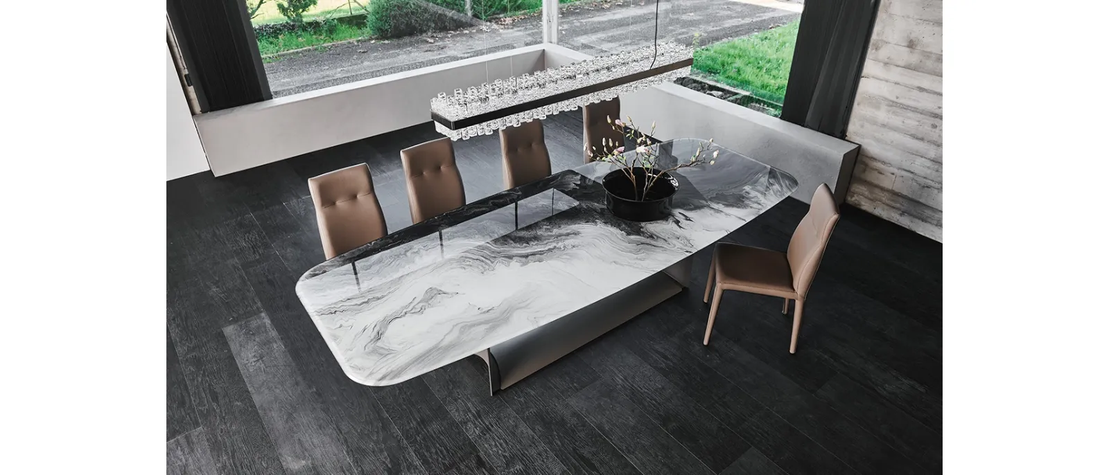 Tavolo con base in acciaio e piano in cristallo con stampa Dragon Crystalart di Cattelan Italia