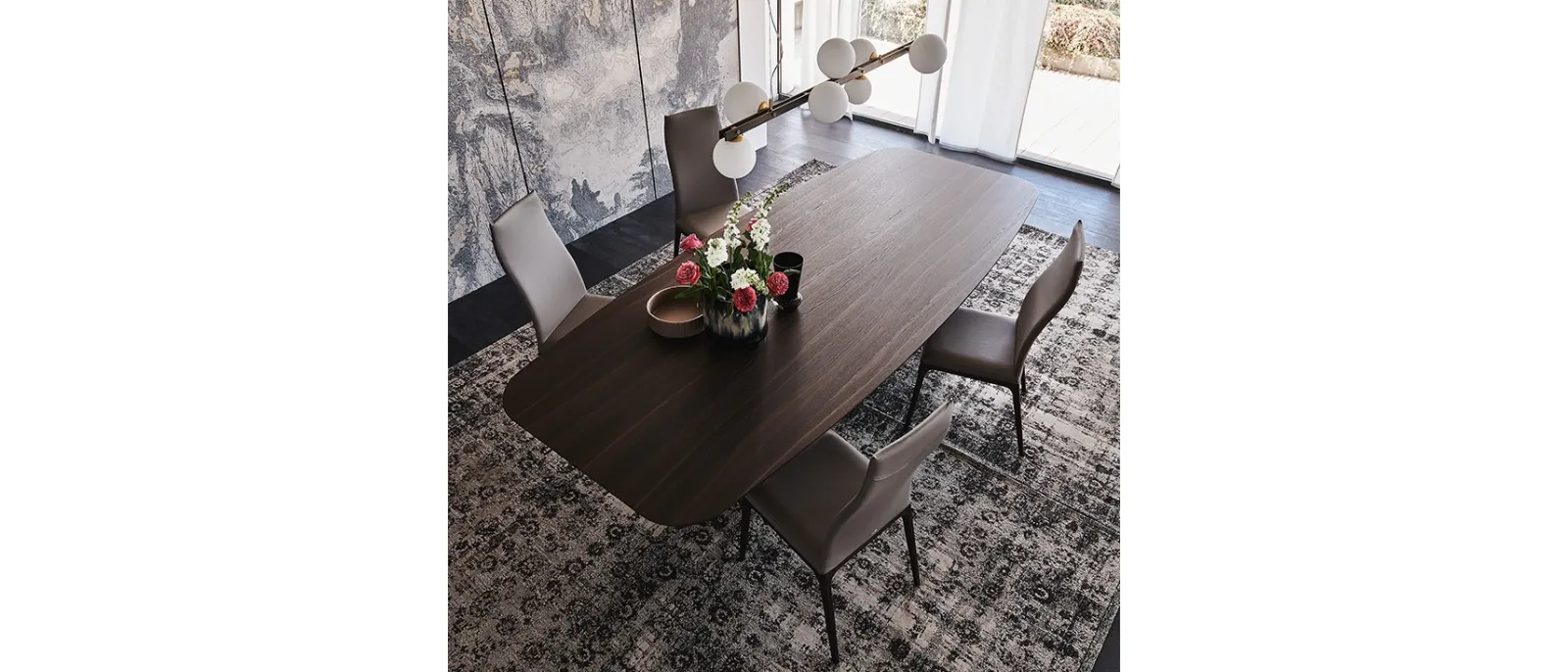 Tavolo con base in acciaio e piano in legno con angoli stondati Dragon Wood di Cattelan Italia