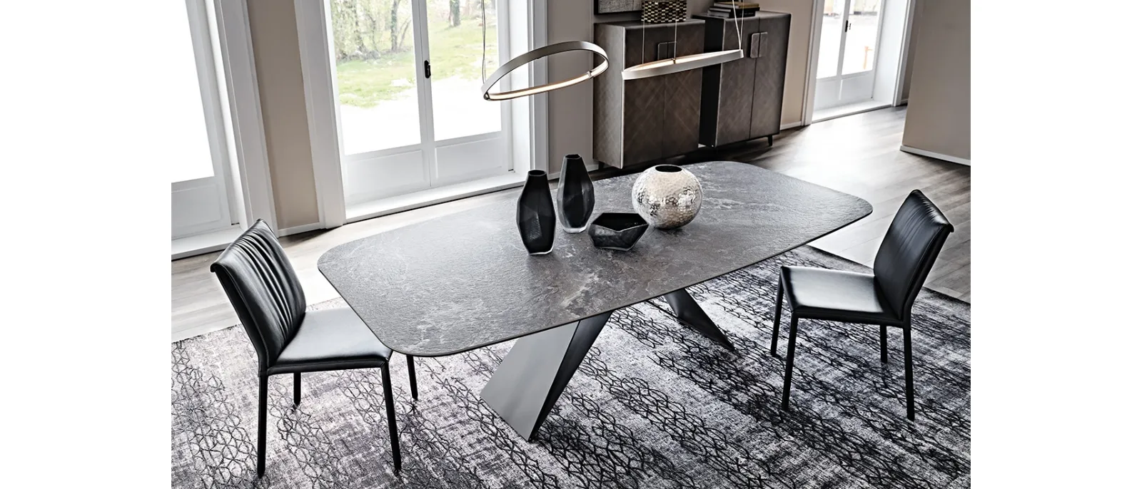 Tavolo con base in acciaio e piano in ceramica Premier Keramik di Cattelan Italia