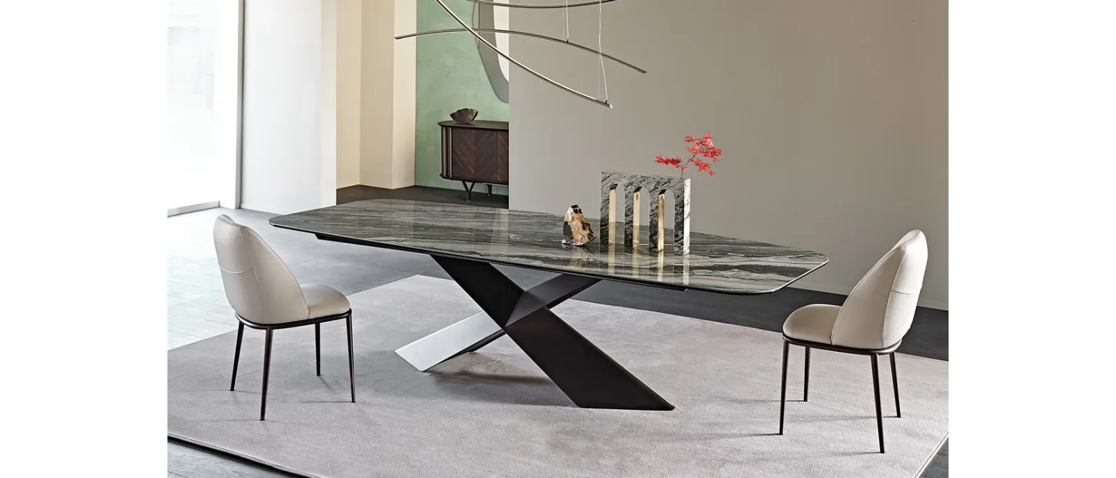 Tavolo con base in metallo e piano in ceramica Tyron Keramik di Cattelan Italia