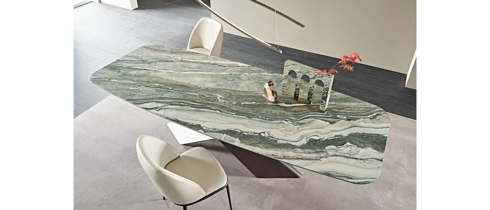 Tavolo con base in metallo e piano in ceramica Tyron Keramik di Cattelan Italia