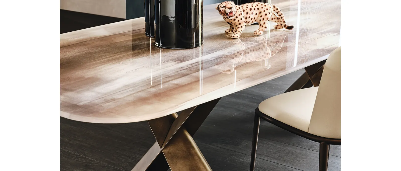 Tavolo con piano di vetro con stampa artistica Mad Max Crystalart di Cattelan Italia