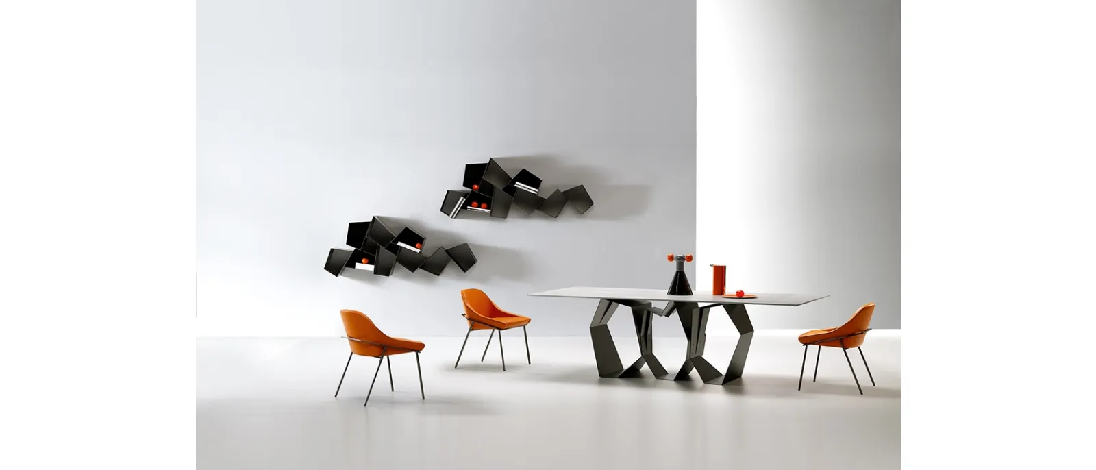 Tavolo di design Quasimodo di Ronda Design