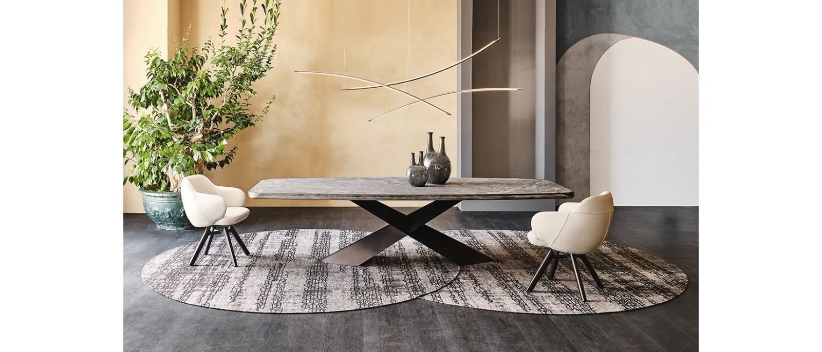Tavolo con base in metallo e piano in ceramica Tyron Keramik Premium di Cattelan Italia