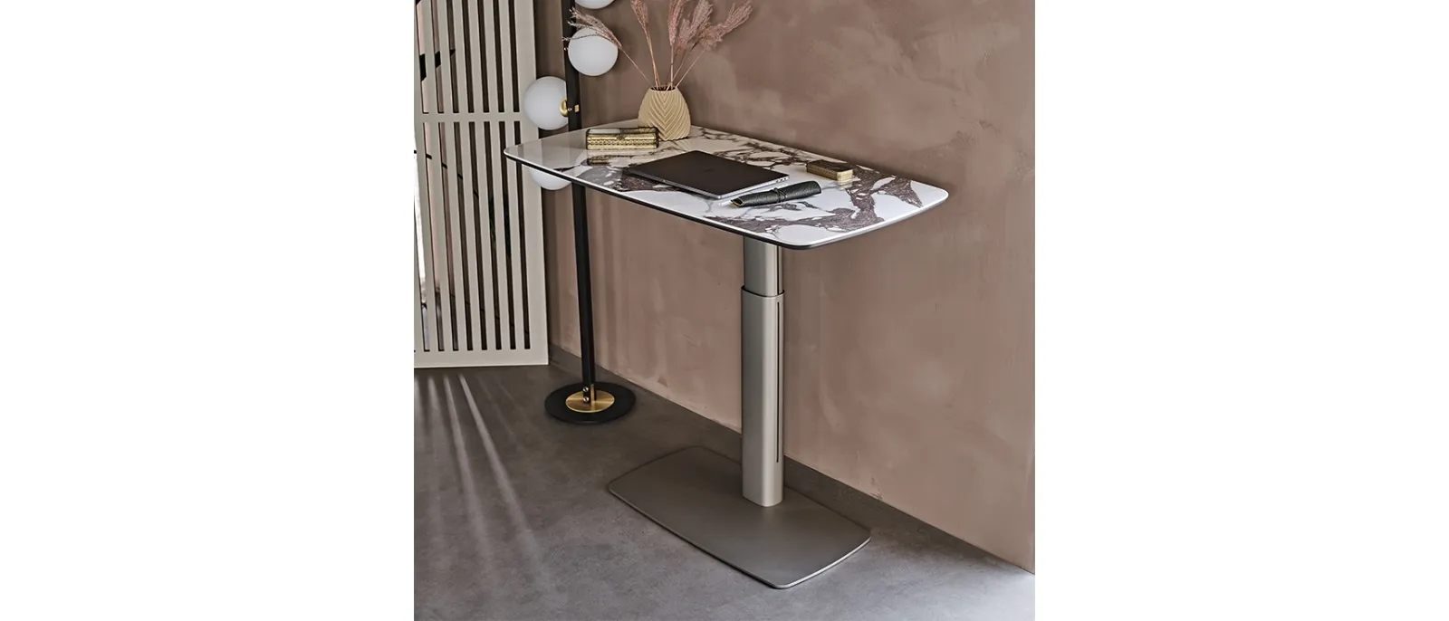 Scrivania Operativa in ceramica e metallo Runner Keramik di Cattelan Italia